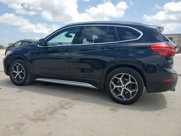 WBXHU7C34J3H43059 2018 BMW X1 - Image 2