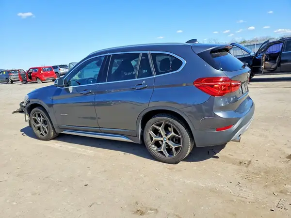 WBXHU7C34J5H39548 2018 BMW X1 - Image 2