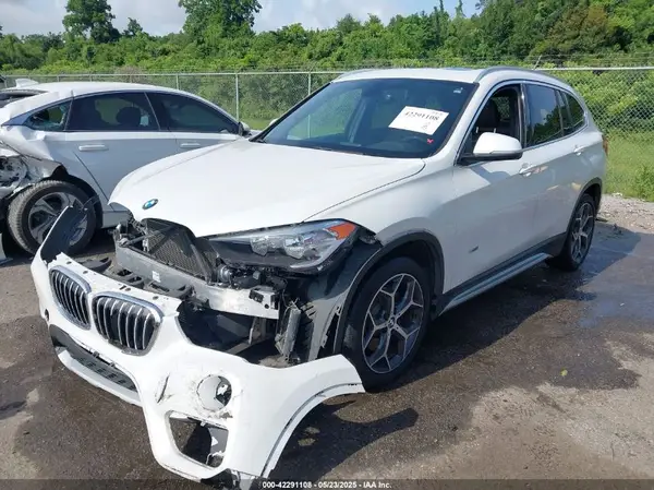 WBXHU7C34J5H40814 2018 BMW X1 - Image 2