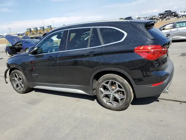 WBXHU7C34J5H40957 2018 BMW X1 - Image 2