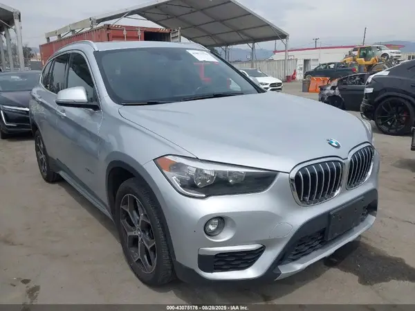 WBXHU7C34J5H41848 2018 BMW X1 - Image 1