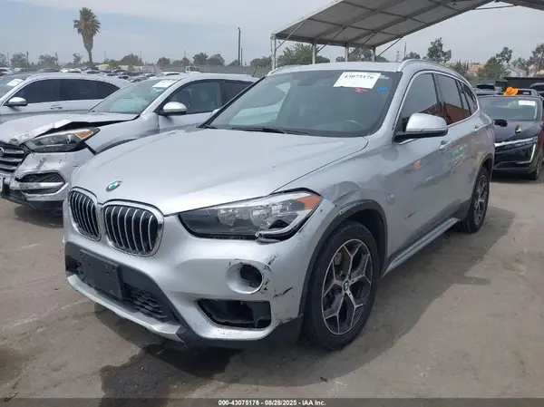 WBXHU7C34J5H41848 2018 BMW X1 - Image 2