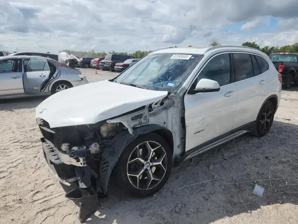 WBXHU7C34J5H42658 2018 BMW X1 - Image 1