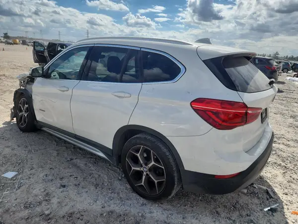 WBXHU7C34J5H42658 2018 BMW X1 - Image 2