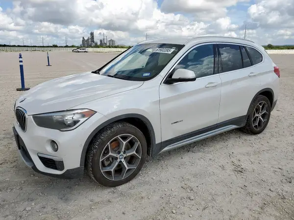 WBXHU7C34J5H43115 2018 BMW X1 - Image 1