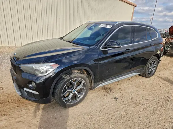 WBXHU7C34J5H43647 2018 BMW X1 - Image 1