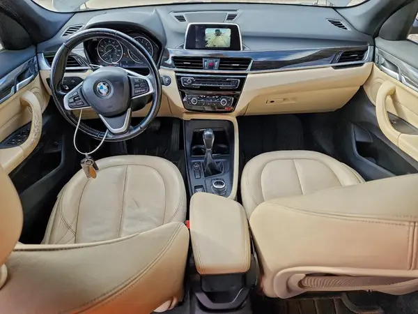 WBXHU7C34J5H43647 2018 BMW X1 - Image 8