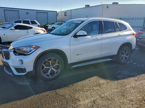 WBXHU7C34J5H45687 2018 BMW X1 - Image 1