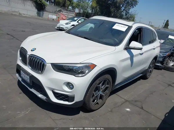 WBXHU7C34J5L06311 2018 BMW X1 - Image 2