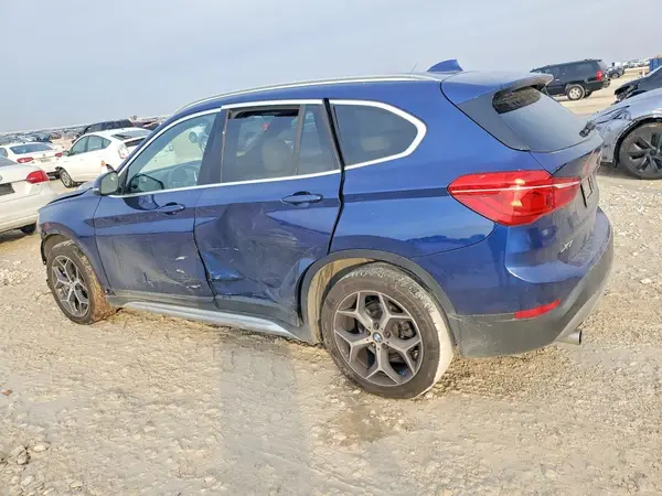 WBXHU7C34J5L06468 2018 BMW X1 - Image 2