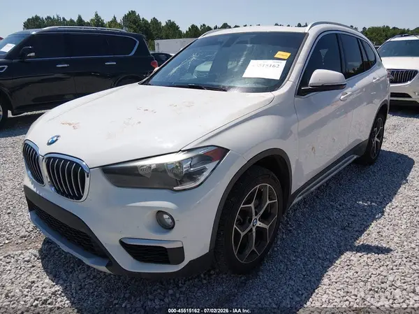 WBXHU7C34J5L08320 2018 BMW X1 - Image 2