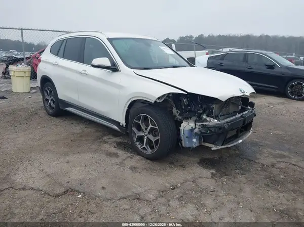 WBXHU7C34J5L09483 2018 BMW X1 - Image 1