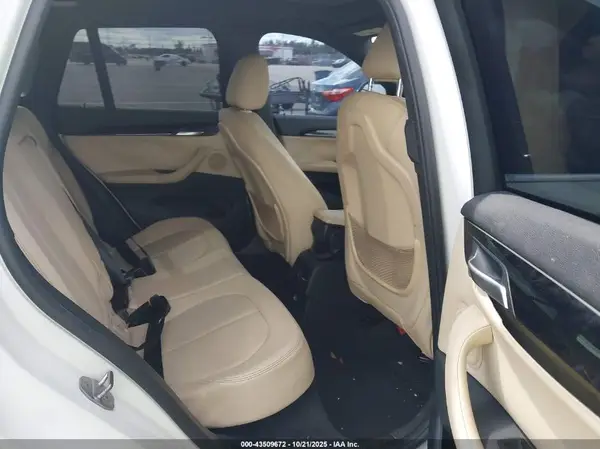 WBXHU7C35H5H33042 2017 BMW X1 - Image 8