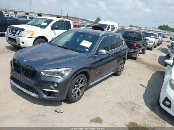 WBXHU7C35H5H33834 2017 BMW X1 - Image 2