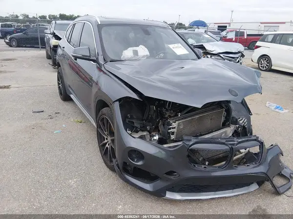 WBXHU7C35H5H34188 2017 BMW X1 - Image 1