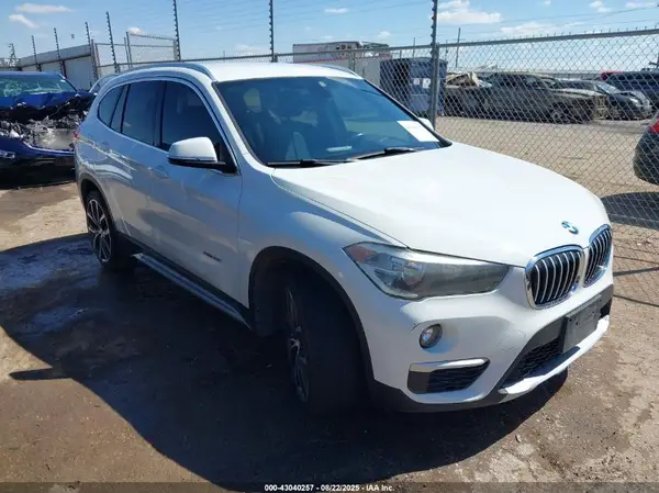 WBXHU7C35H5H34661 2017 BMW X1 - Image 1