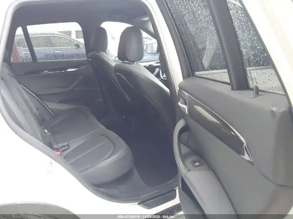 WBXHU7C35H5H35339 2017 BMW X1 - Image 8