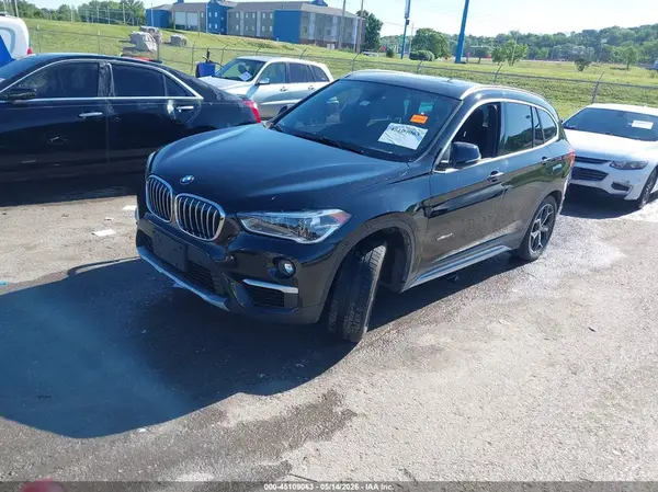 WBXHU7C35H5H36281 2017 BMW X1 - Image 2