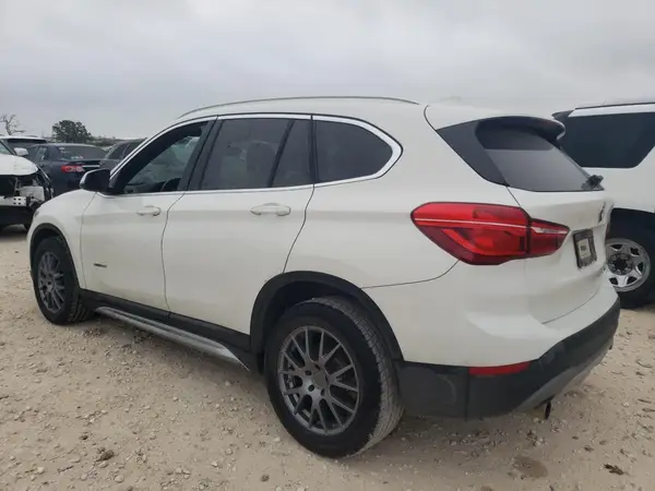 WBXHU7C35H5H36894 2017 BMW X1 - Image 2