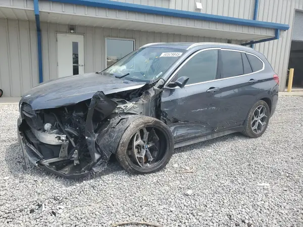 WBXHU7C35H5H37043 2017 BMW X1 - Image 1