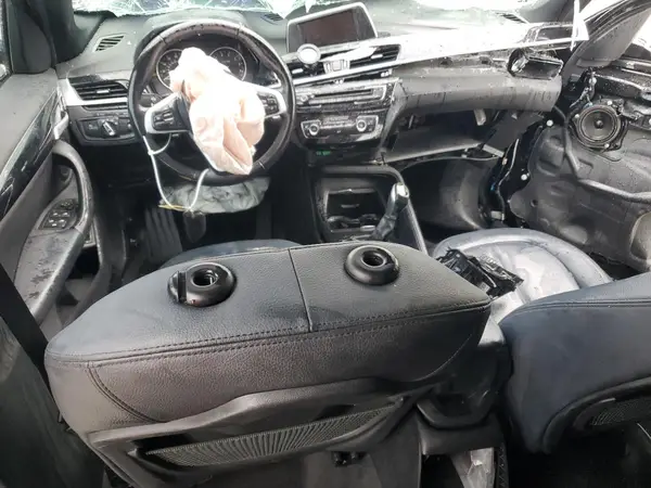 WBXHU7C35H5H38032 2017 BMW X1 - Image 8