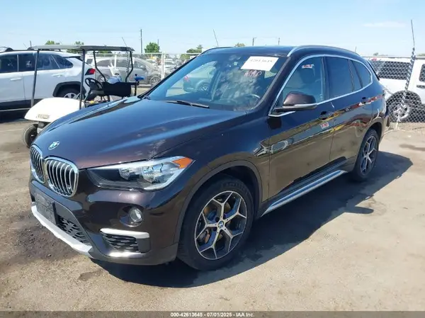 WBXHU7C35J3H43555 2018 BMW X1 - Image 2