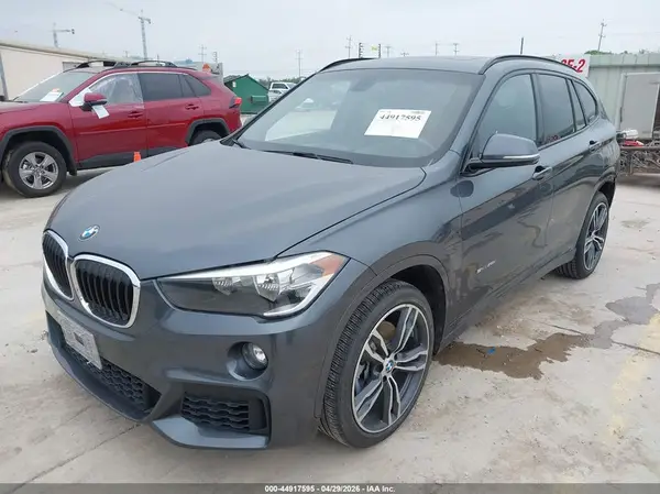 WBXHU7C35J5H39638 2018 BMW X1 - Image 2