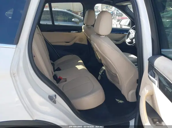 WBXHU7C35J5H40126 2018 BMW X1 - Image 8