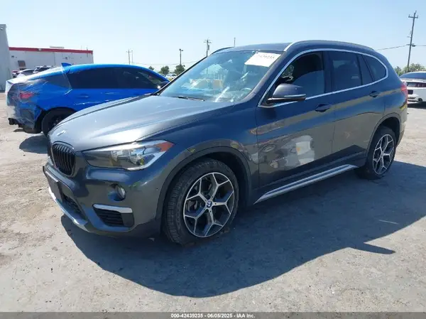 WBXHU7C35J5H40806 2018 BMW X1 - Image 2
