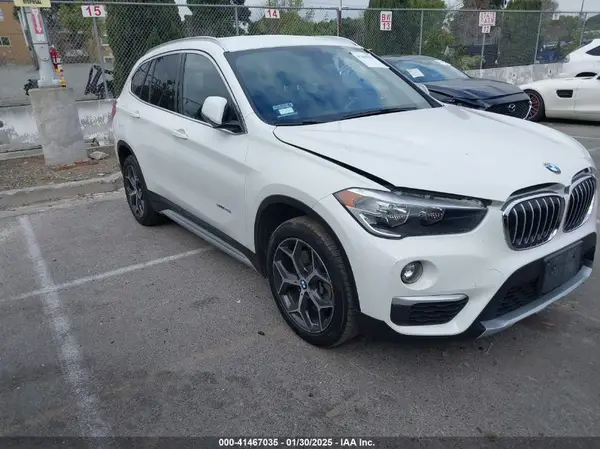 WBXHU7C35J5H41017 2018 BMW X1 - Image 1