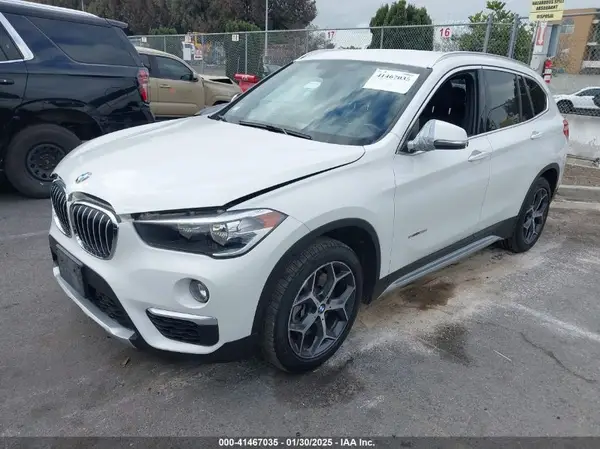 WBXHU7C35J5H41017 2018 BMW X1 - Image 2