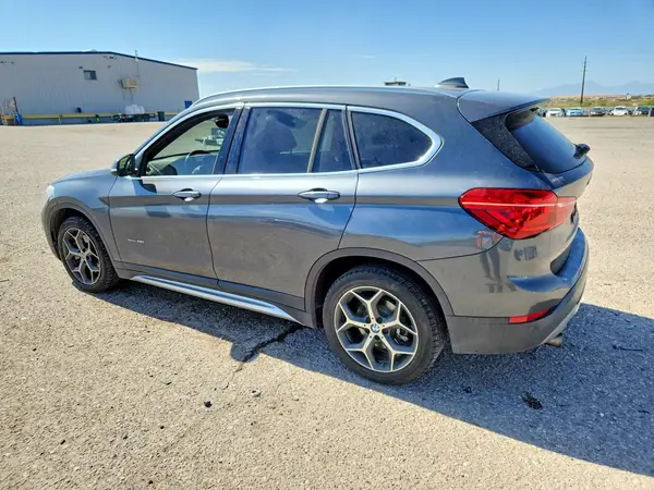 WBXHU7C35J5H41566 2018 BMW X1 - Image 2