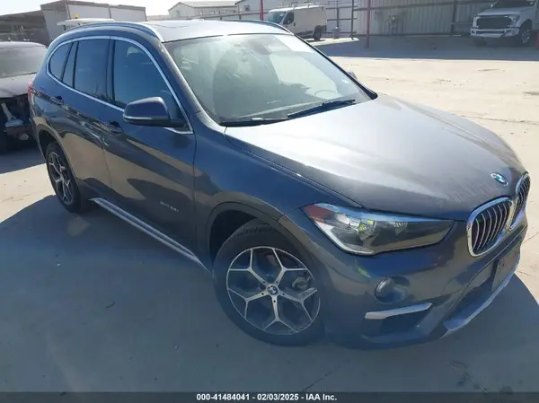 WBXHU7C35J5H42118 2018 BMW X1 - Image 1