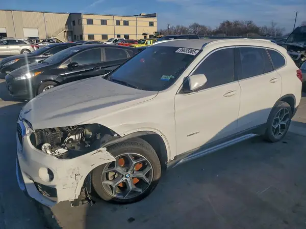 WBXHU7C35J5H42815 2018 BMW X1 - Image 1