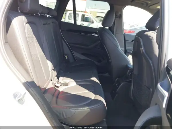 WBXHU7C35J5L07581 2018 BMW X1 - Image 8