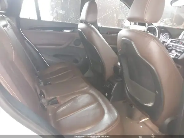 WBXHU7C36H5H32837 2017 BMW X1 - Image 8