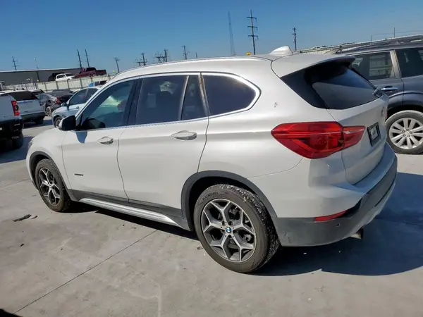 WBXHU7C36H5H33423 2017 BMW X1 - Image 2