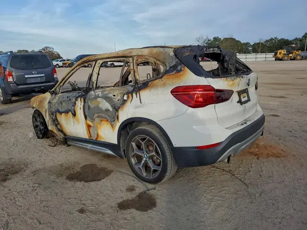 WBXHU7C36H5H34247 2017 BMW X1 - Image 2