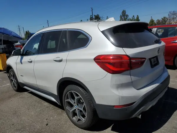 WBXHU7C36H5H37195 2017 BMW X1 - Image 2