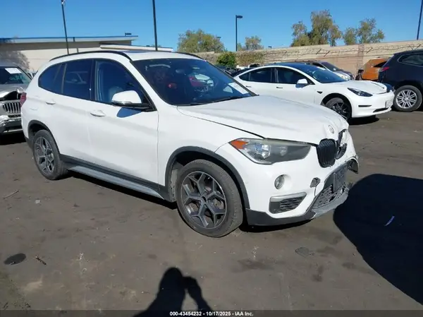 WBXHU7C36H5H37696 2017 BMW X1 - Image 1