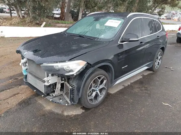 WBXHU7C36H5H38105 2017 BMW X1 - Image 2
