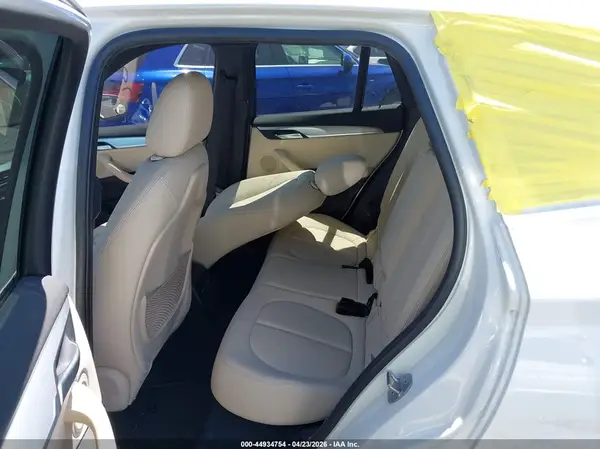 WBXHU7C36HP925085 2017 BMW X1 - Image 8