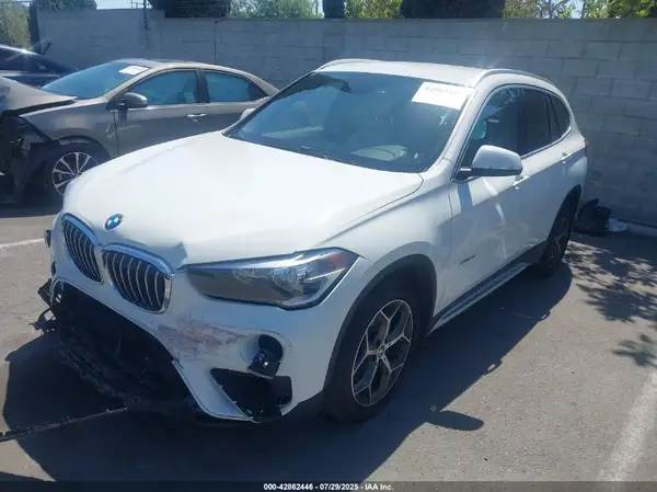 WBXHU7C36HP925281 2017 BMW X1 - Image 2