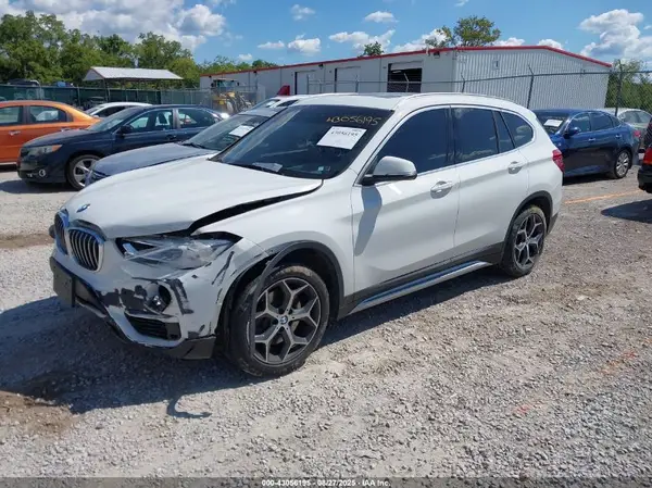 WBXHU7C36J3F04645 2018 BMW X1 - Image 2