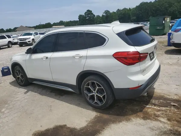 WBXHU7C36J3H42477 2018 BMW X1 - Image 2