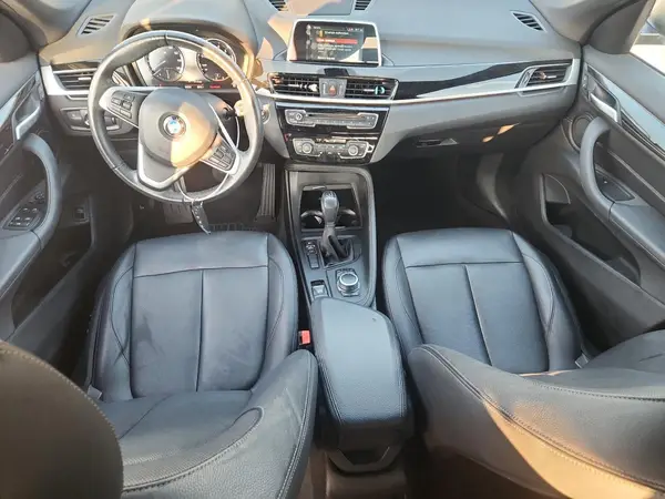 WBXHU7C36J3H43810 2018 BMW X1 - Image 8