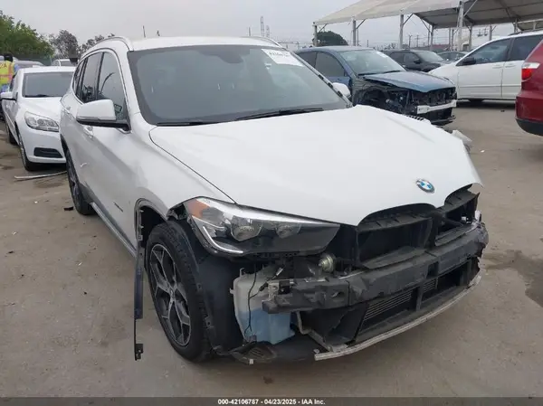 WBXHU7C36J5H39406 2018 BMW X1 - Image 1