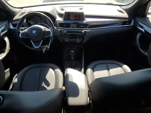 WBXHU7C36J5H39633 2018 BMW X1 - Image 8