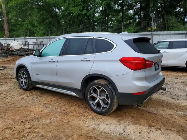 WBXHU7C36J5H41088 2018 BMW X1 - Image 2