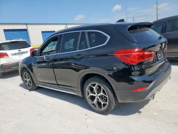WBXHU7C36J5H41348 2018 BMW X1 - Image 2